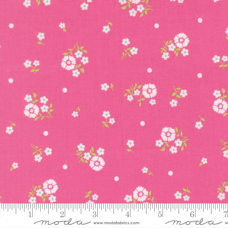 Moda Fabrics - Joysome Petunia M29252-26