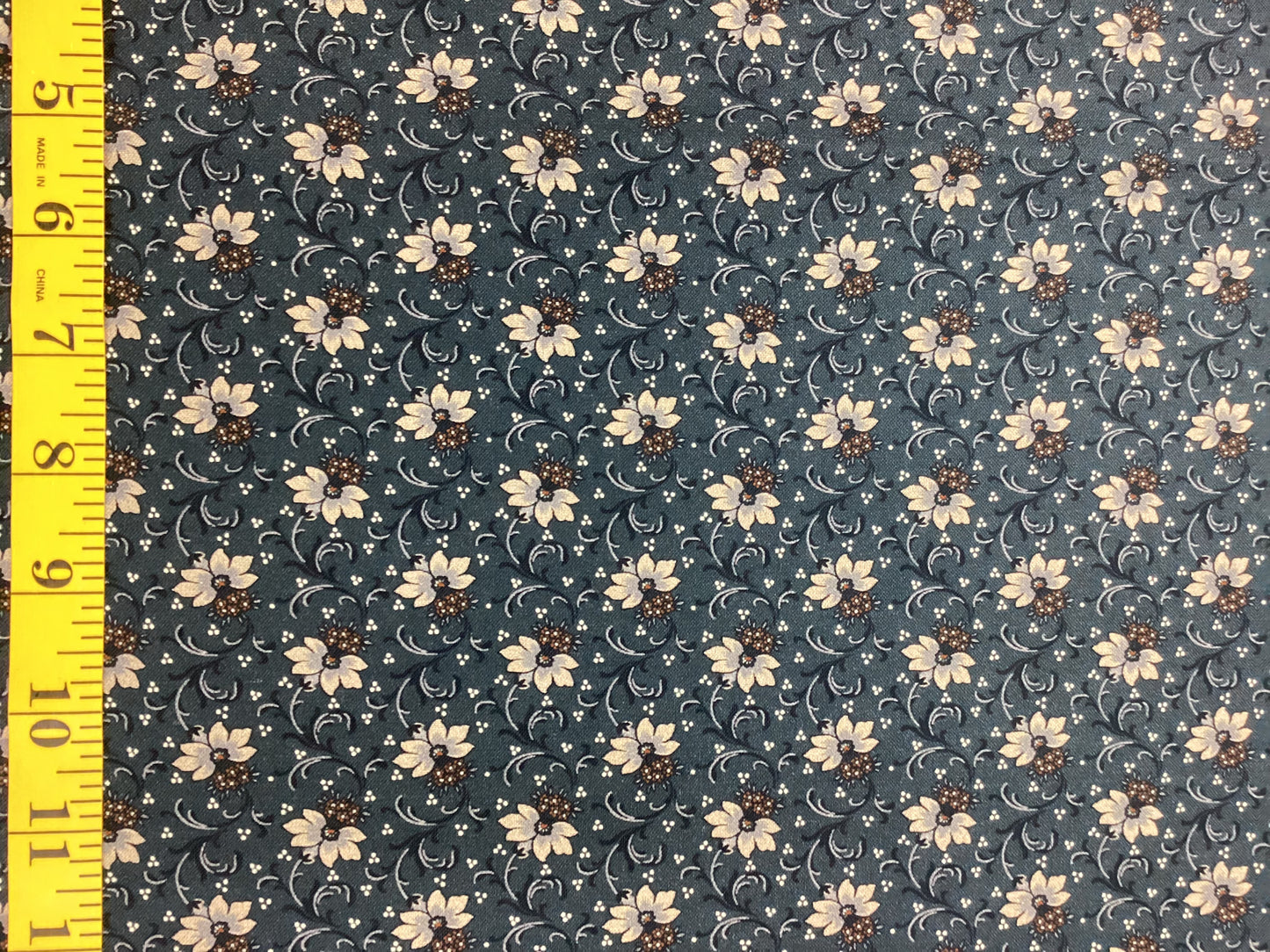 Marcus Fabrics - Paper Petals - R150667D -Charcoal