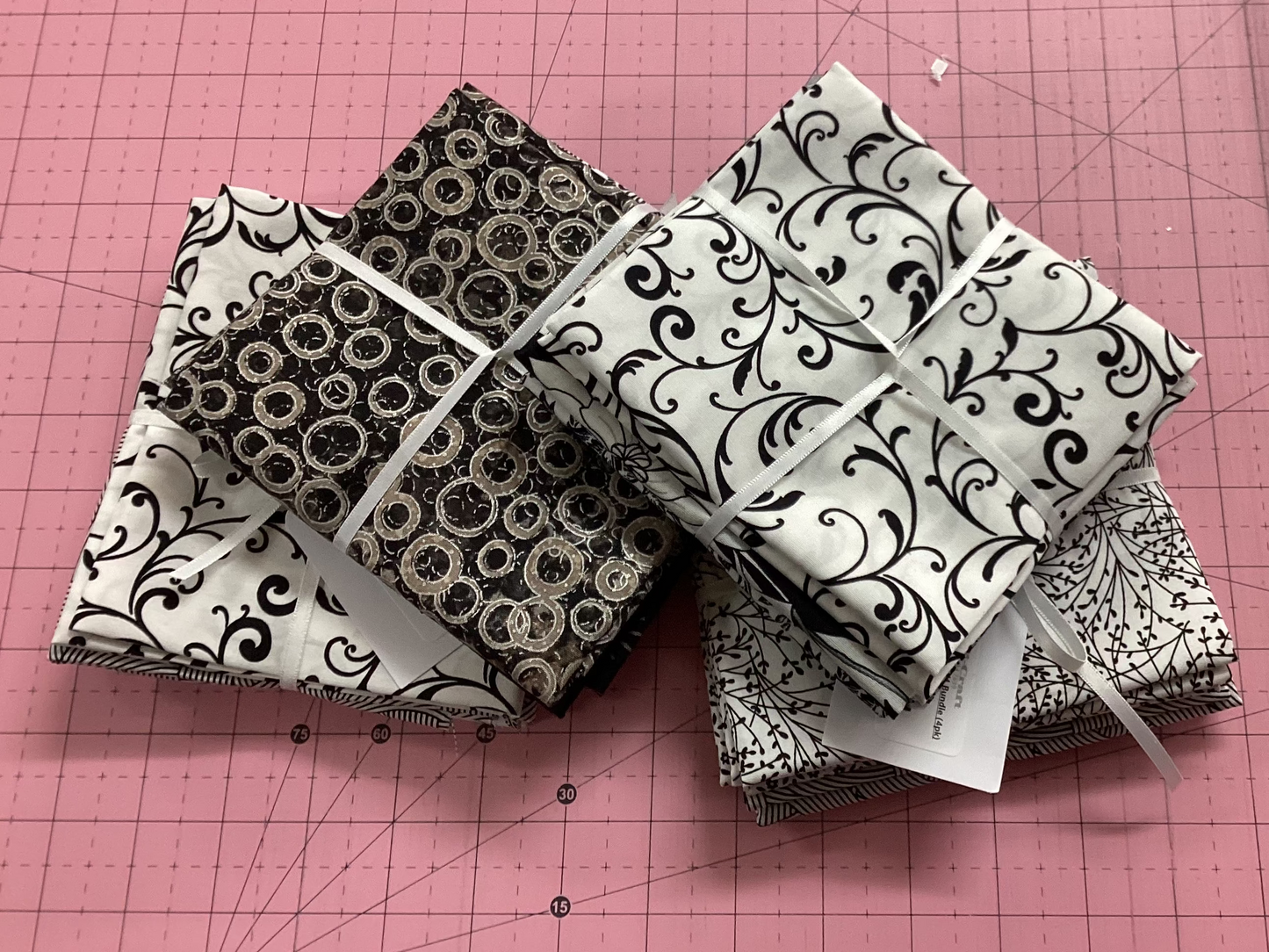 Fat 1/4 Bundles - Black and White