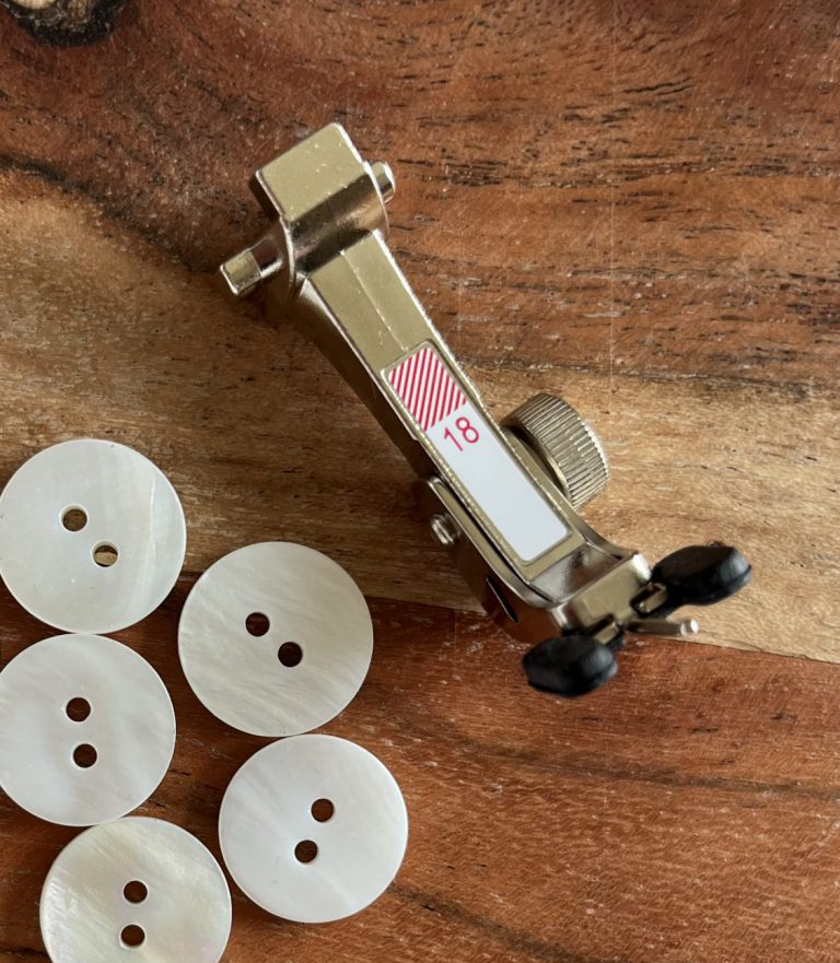 Bernina - button sewing-on foot #18