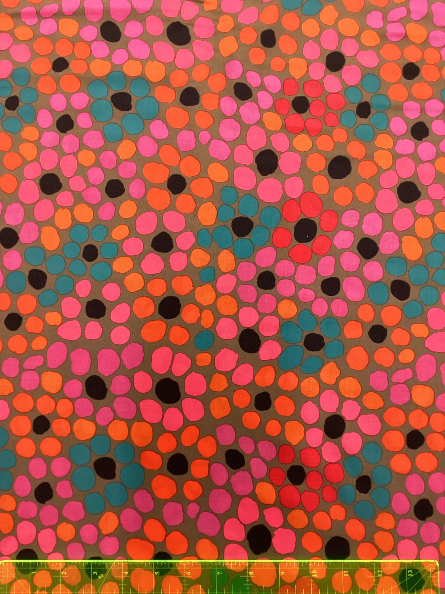 Kaffe Fassett - Flower DOT (Grey)