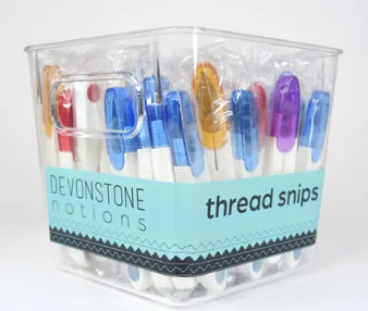 Thread Snips with Cover
