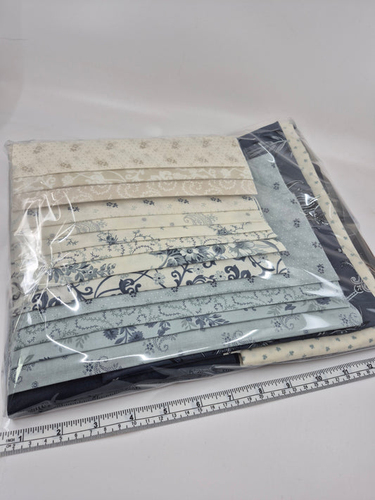 Square Dresden Quilt Kit with Templates  - Breathtaking Blues